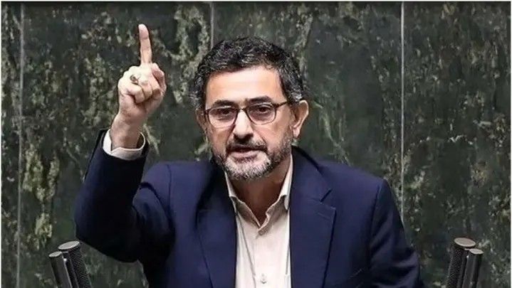 برلماني إيراني: مجتبى خامنئي غير راضٍ عن نشر وثائق "بالغة السرية"
