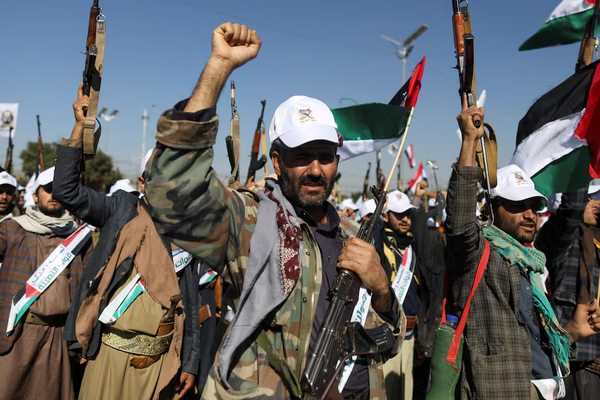 "تلغراف": إيران فقدت السيطرة على الحوثيين و"محور المقاومة"يواجه صعوبات بالمنطقة