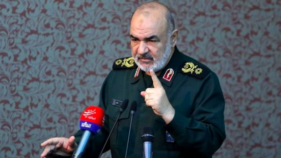 فرمانده کل سپاه پاسداران: ما به برکت اسلام و رهبری توانستیم با کرونا مقابله کنیم