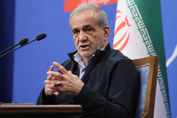 الرئيس الإيراني من الصين يطالب بمواجهة "الأحادية الأميركية"