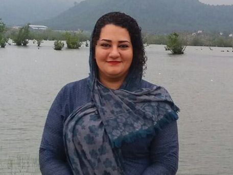 پدر آتنا دائمی، کنشگر زندانی، از تشدید فشار بر او پس از افشاگری درباره زندان رشت خبر داد