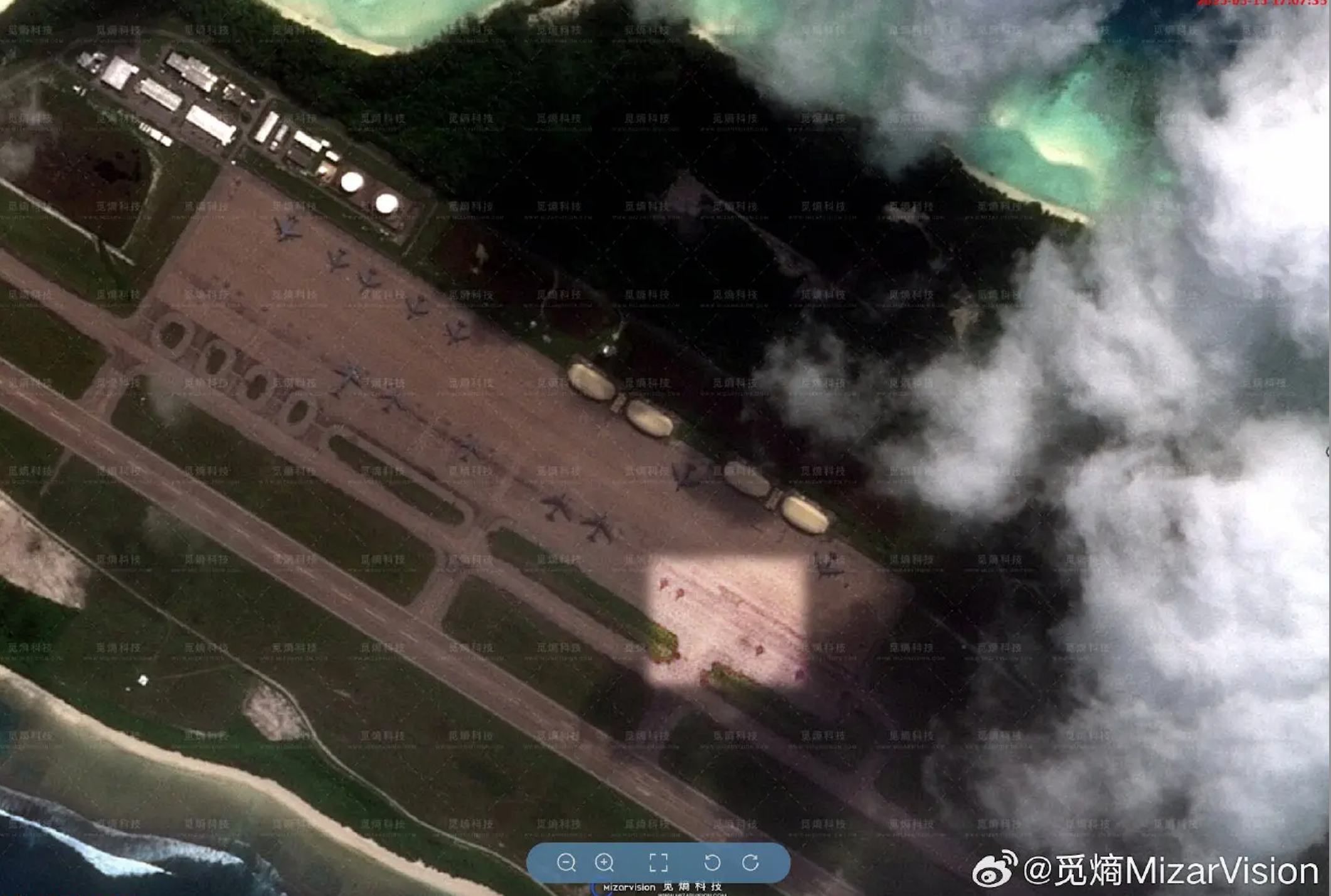 نیوزویک: آمریکا جنگنده‌های اف-۱۵  را به جزیره دیه‌گو گارسیا اعزام کرده است