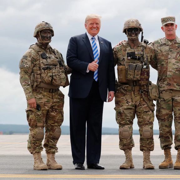 ترامپ: یک محموله کامل بمب بر روی سایت فردو ریخته شد