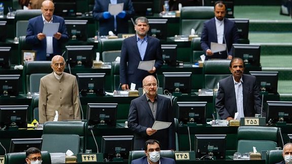 طرح مجلس برای زندانی کردن منتشرکنندگان اخبار رسانههای آمریکایی و بریتانیایی «حامی تحریم»