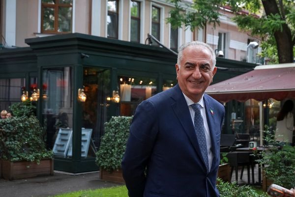 فراخوان شاهزاده رضا پهلوی برای حضور هواداران با پرچم شیر و خورشید در جام جهانی ۲۰۲۶