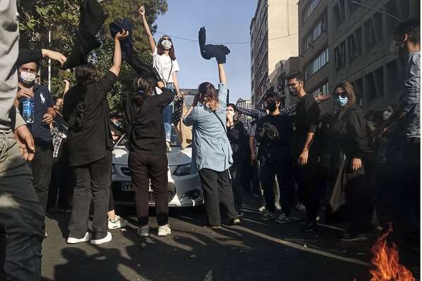 Pundits Say Loss Of Hope In Future Drove Iran Protests