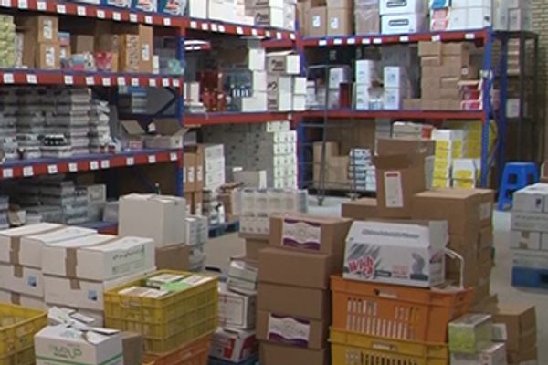 مسؤول إيراني: تراجع المخزون الاستراتيجي من الأدوية بسبب انعدام السيولة اللازمة لاستيرادها