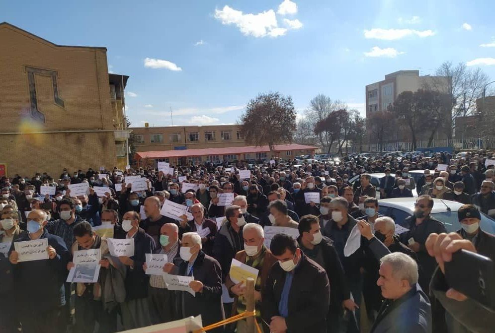 شعار معلم به پا خیز، برای رفع تبعیض در چهارمین تجمع سراسری معلمان