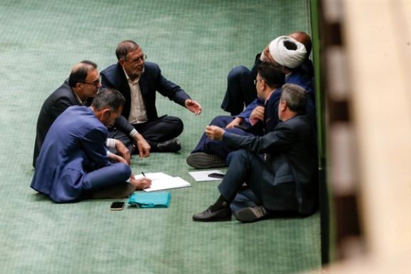 Iran parliament holds closed-door meeting with government officials on economy