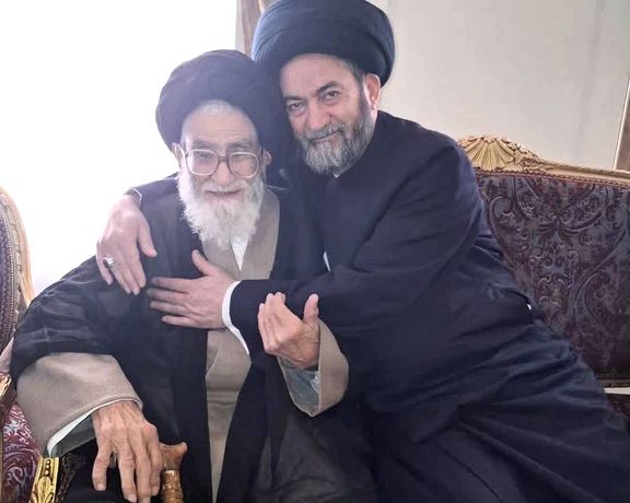 روزنامه حکومتی فرهیختگان: جایگاه نماز جمعه در میان مردم افت کرده است