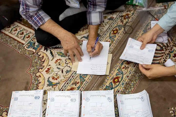 كيف تكشف الإحصائيات الرسمية عن "هندسة" الانتخابات في إيران؟ 