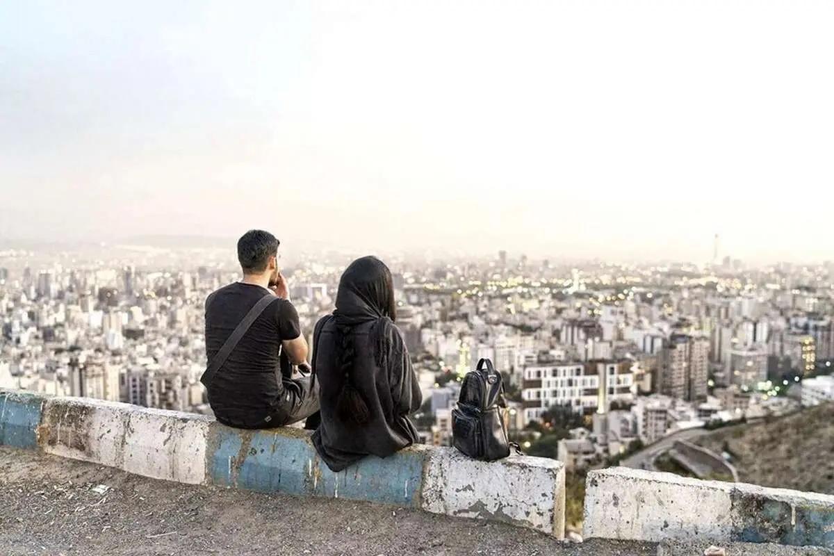 صحيفة "شرق": شباب الطبقة الوسطى في إيران على حافة الفقر