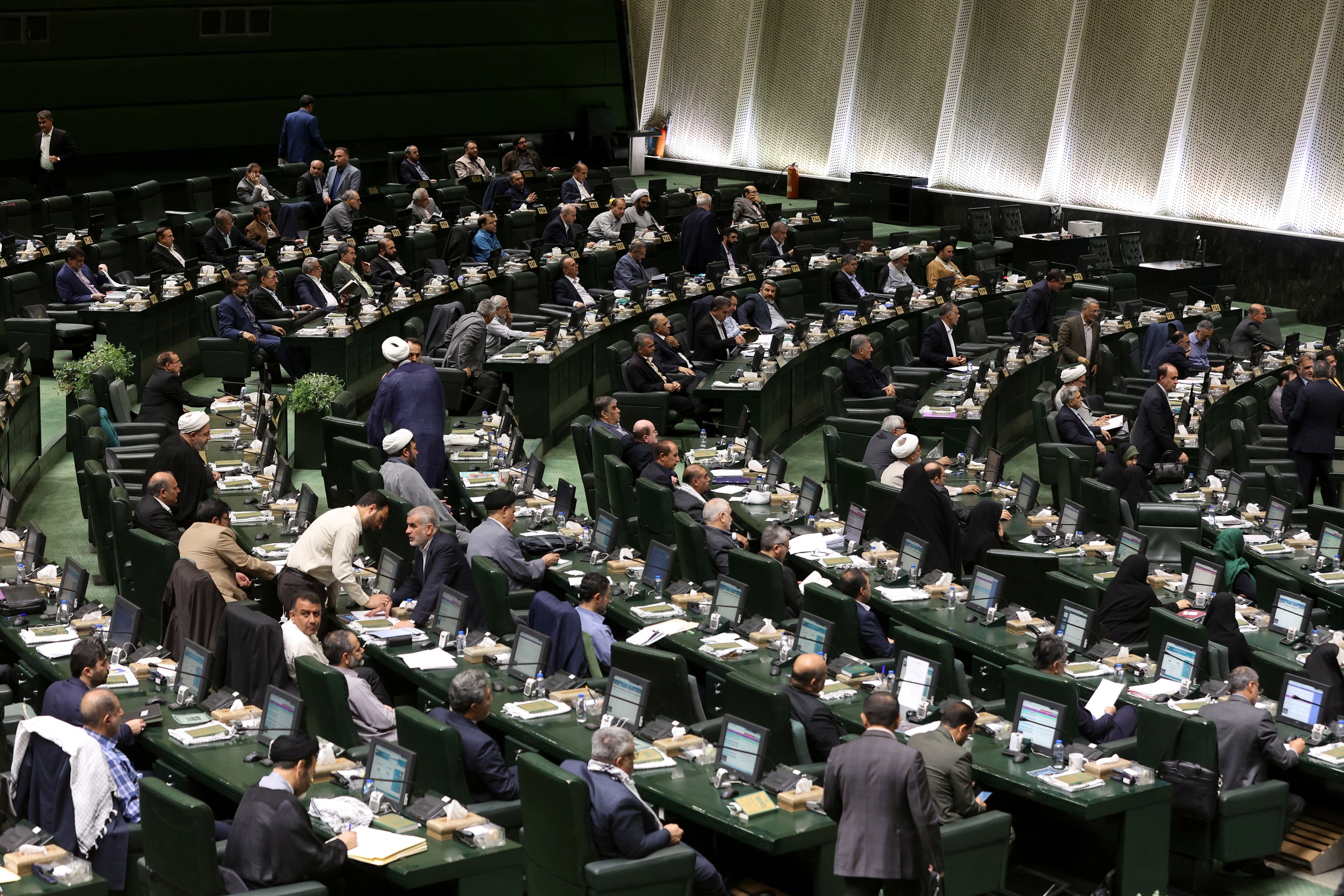 مجلس به دوفوریت طرح خودداری از تحویل اسناد پذیرش سی‌اف‌تی رای نداد