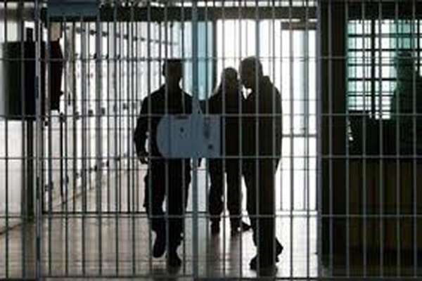 Iran debtors face prison, hiding and suicide attempts