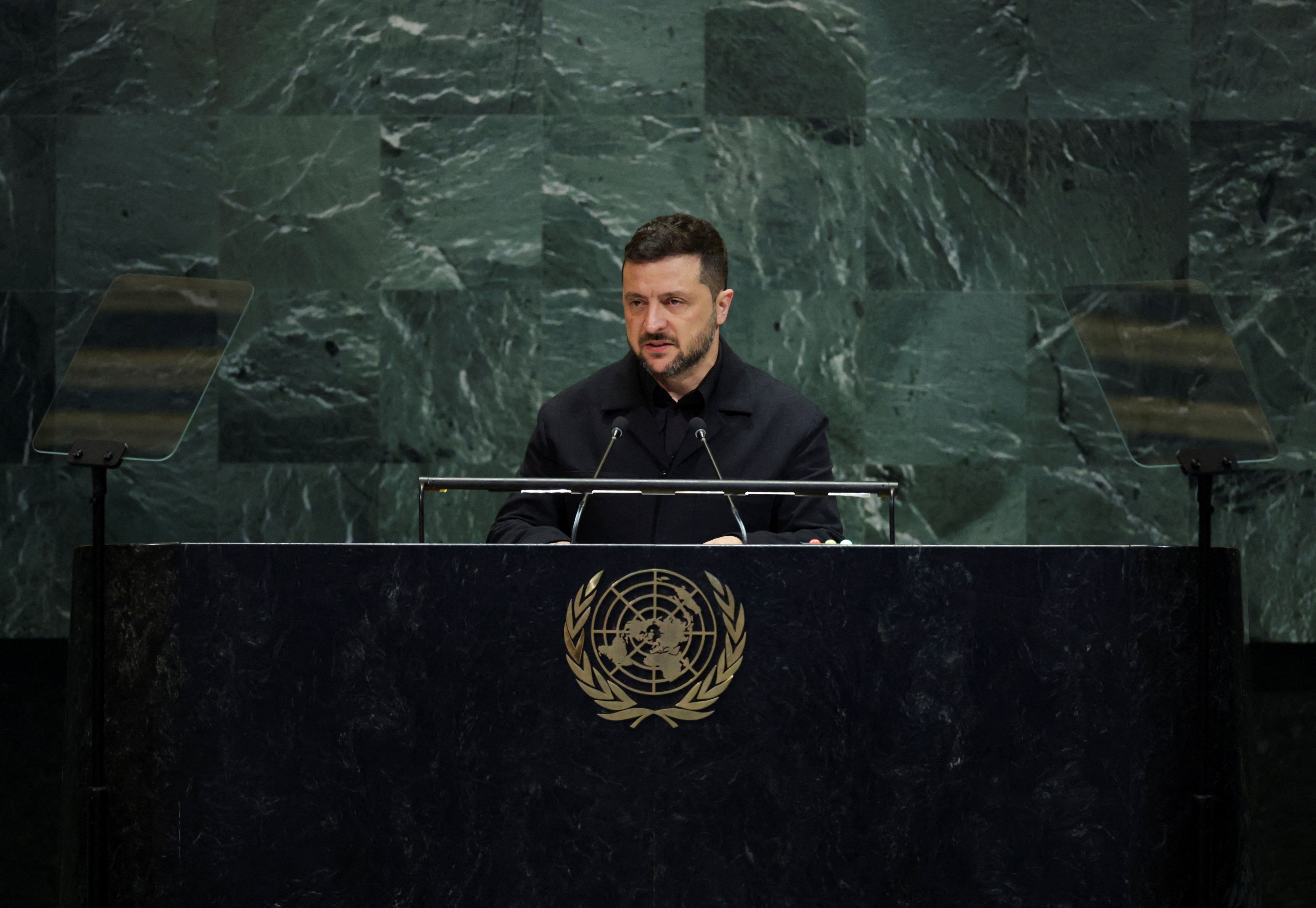 ولودیمیر زلنسکی: روسیه با مولداوی همان کاری را می‌کند که ایران زمانی با لبنان کرد