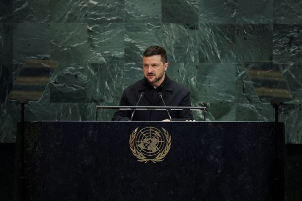 ولودیمیر زلنسکی: روسیه با مولداوی همان کاری را میکند که ایران زمانی با لبنان کرد