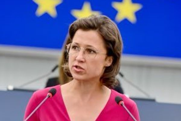 نماینده آلمان در پارلمان اروپا: سفرای جمهوری اسلامی باید از اتحادیه اروپا اخراج شوند