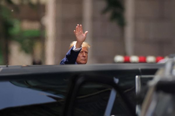 Trump calls for ‘obliteration’ of Iran if assassinated