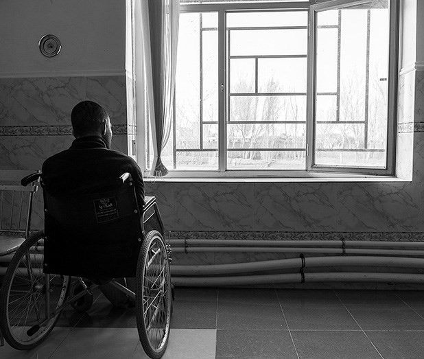 انتقاد افراد دارای معلولیت از «کمک هزینه» ناچیز و افزایش پنج برابری قیمت وسایل توان‌بخشی