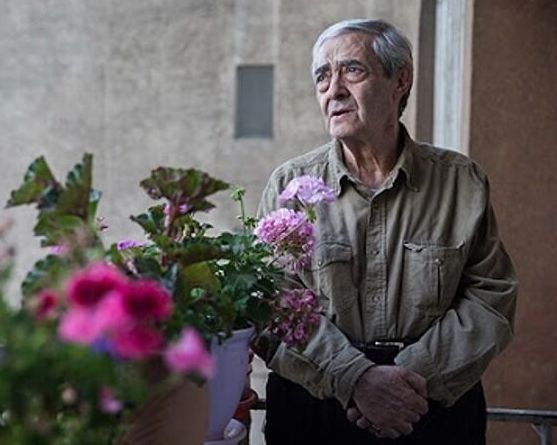 احمدرضا احمدی، شاعر سرشناس ایرانی از بیمارستان مرخص شد