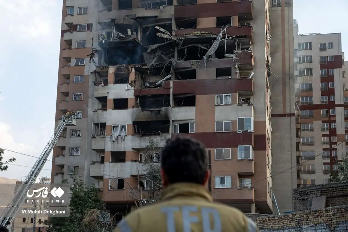 جمهوری اسلامی در میانه جنگ، برای زنان پیامک تهدیدآمیز رعایت حجاب می‌فرستد