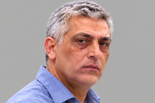 منابع آگاه از ضربوشتم زندانیان و توزیع مواد مخدر به دست رییس بازرسی فشافویه خبر دادند