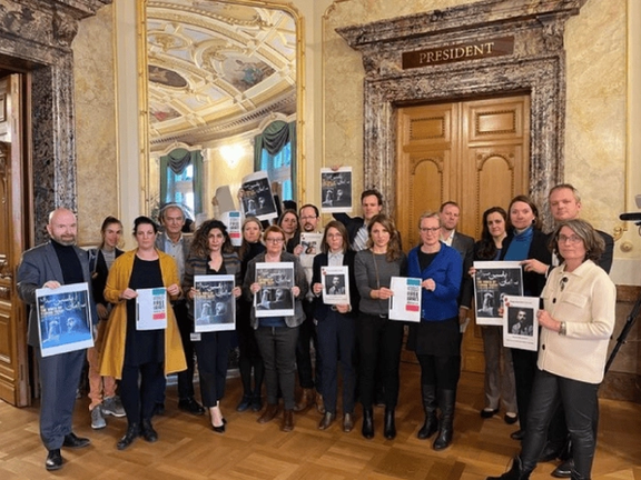 نمایندگان پارلمان سوییس کفالت سیاسی حمید قره حسنلو، شایان چرانی و حسین محمدی را پذیرفتند