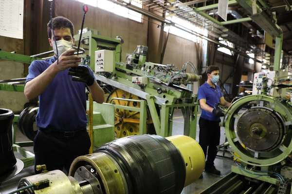 Iran’s Production Sector In Crisis, Latest Data Show