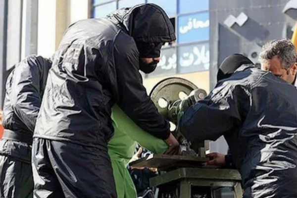 Fingers of two Iranian prisoners amputated over theft