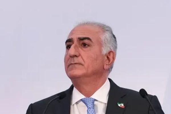 شاهزاده رضا پهلوی: کاهش منابع مالی حکومت، فشار بر ماشین جنگی و سرکوب را افزایش میدهد