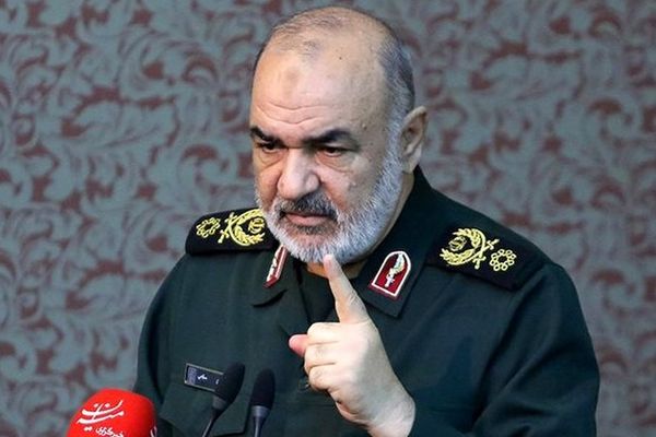 قائد الحرس الثوري الإيراني: سننتقم من إسرائيل بطريقة مختلفة حتى "لا تلعب بذيل الأسد"