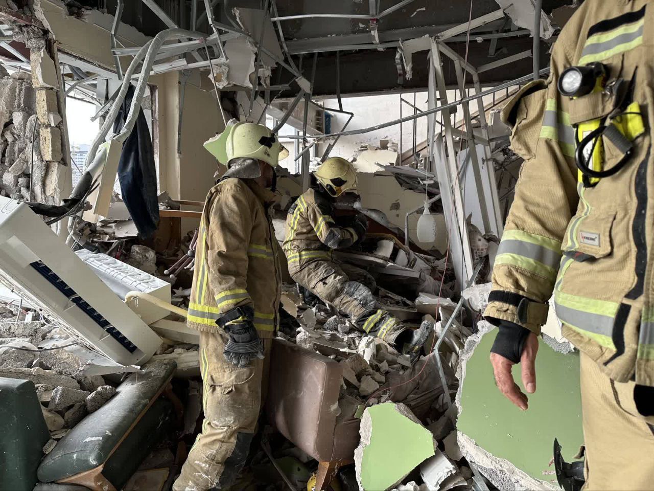 شاهدان عینی: انفجار در مجتمع پامچال تهران ناشی از نشت گاز نبود