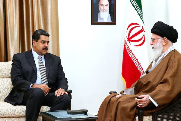 برلماني إيراني سابق يحذّر من ضياع ملياري دولار ديونًا مستحقّة لطهران لدى فنزويلا