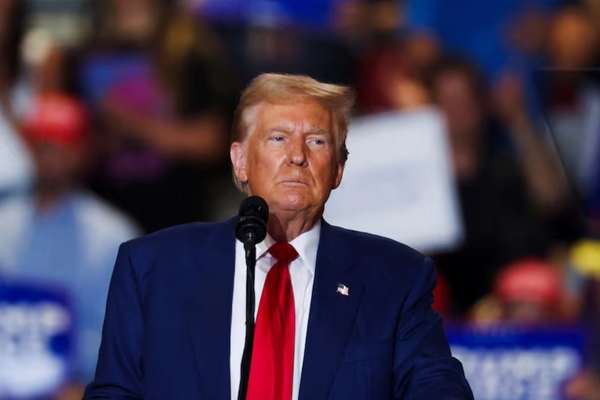 US should threaten to blow Iran 'to smithereens' for threats - Trump