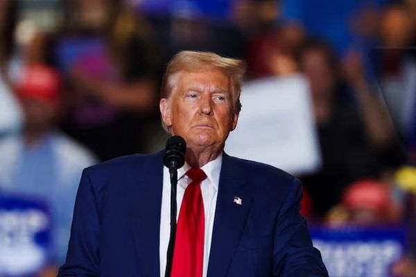 US should threaten to blow Iran 'to smithereens' for threats - Trump
