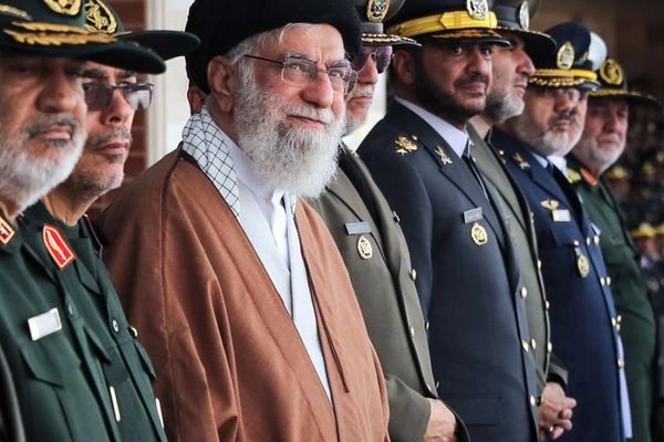 الرئيس السابق للموساد: يمكننا اختراق عائلات وحُرّاس المسؤولين الإيرانيين