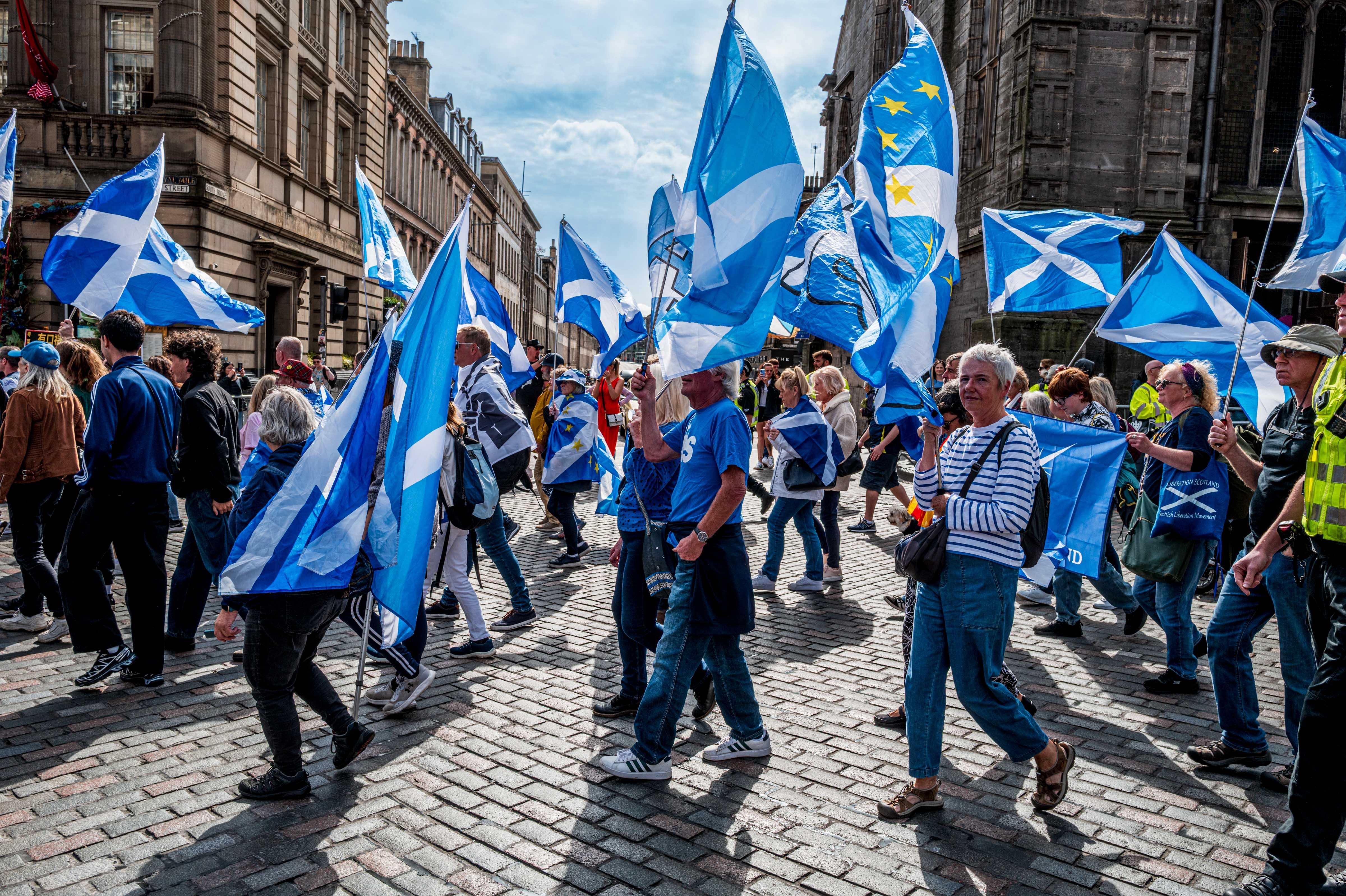 عبر تمويل الأحزاب السياسية.. بريطانيا تبدأ التحقيق بشأن نفوذ إيران في ملف استقلال اسكتلندا