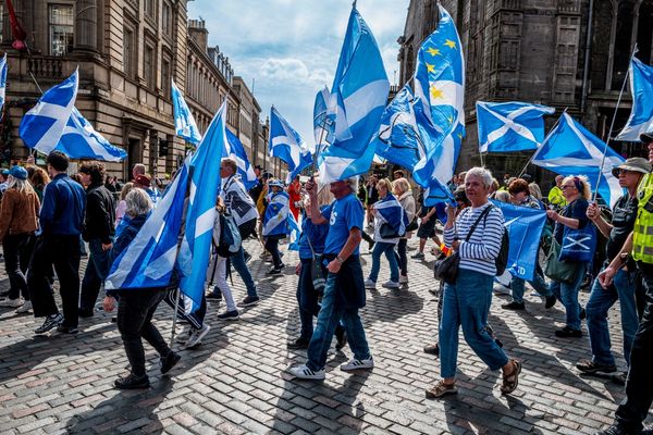 عبر تمويل الأحزاب السياسية.. بريطانيا تبدأ التحقيق بشأن نفوذ إيران في ملف استقلال اسكتلندا