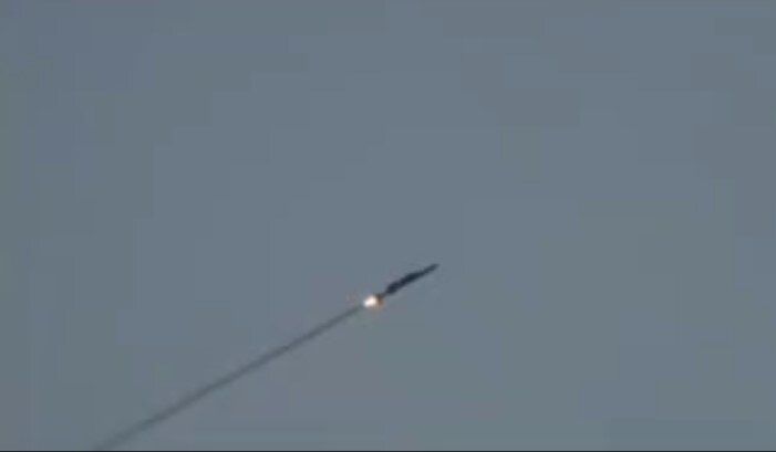 همزمان با افزایش تنش‌ها، جمهوری اسلامی از موشک کروز «پاوه» با برد ۱۶۵۰ کیلومتر رونمایی کرد