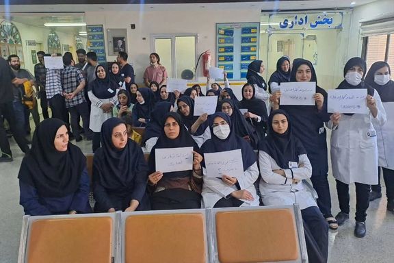 پرستاران معترض همزمان با روز پرستار در شهرهای مختلف تجمع کردند