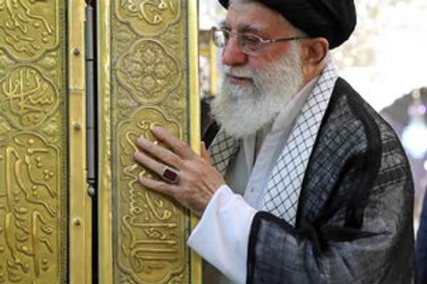 امام جمعه کاشان: خامنهای در جنگ اخیر صبح اسرائیل و بعدازظهر پایگاه آمریکا را کوبید