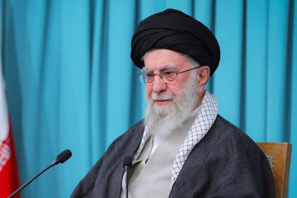 علی خامنهای: دشمن میخواست با آوردن مردم به خیابان حادثهای علیه جمهوری اسلامی رقم بزند