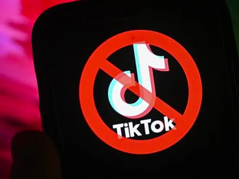 دفاع ۱۷ ایالت آمریکا از مونتانا:‌ حزب کمونیست چین به راحتی به اطلاعات تیک‌تاک دسترسی دارد