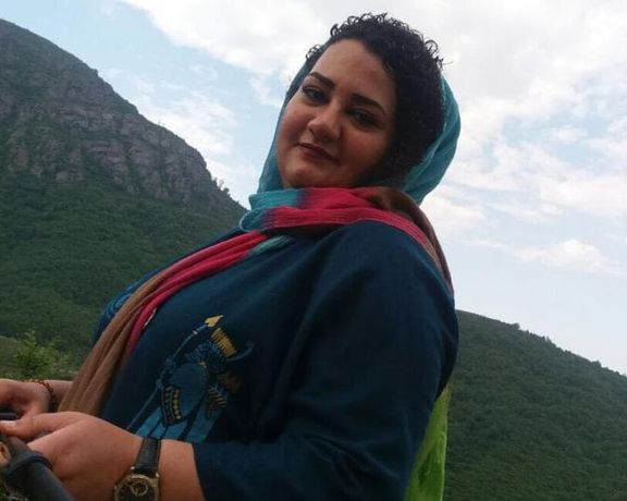 نامه آتنا دائمی از زندان لاکان رشت: در کنار مردم به کمدی انتخابات نه خواهم گفت