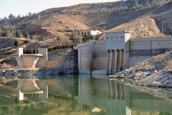 رییس کمیسیون اصل ۹۰ مجلس از احتمال جیرهبندی آب در تهران و مشهد خبر داد
