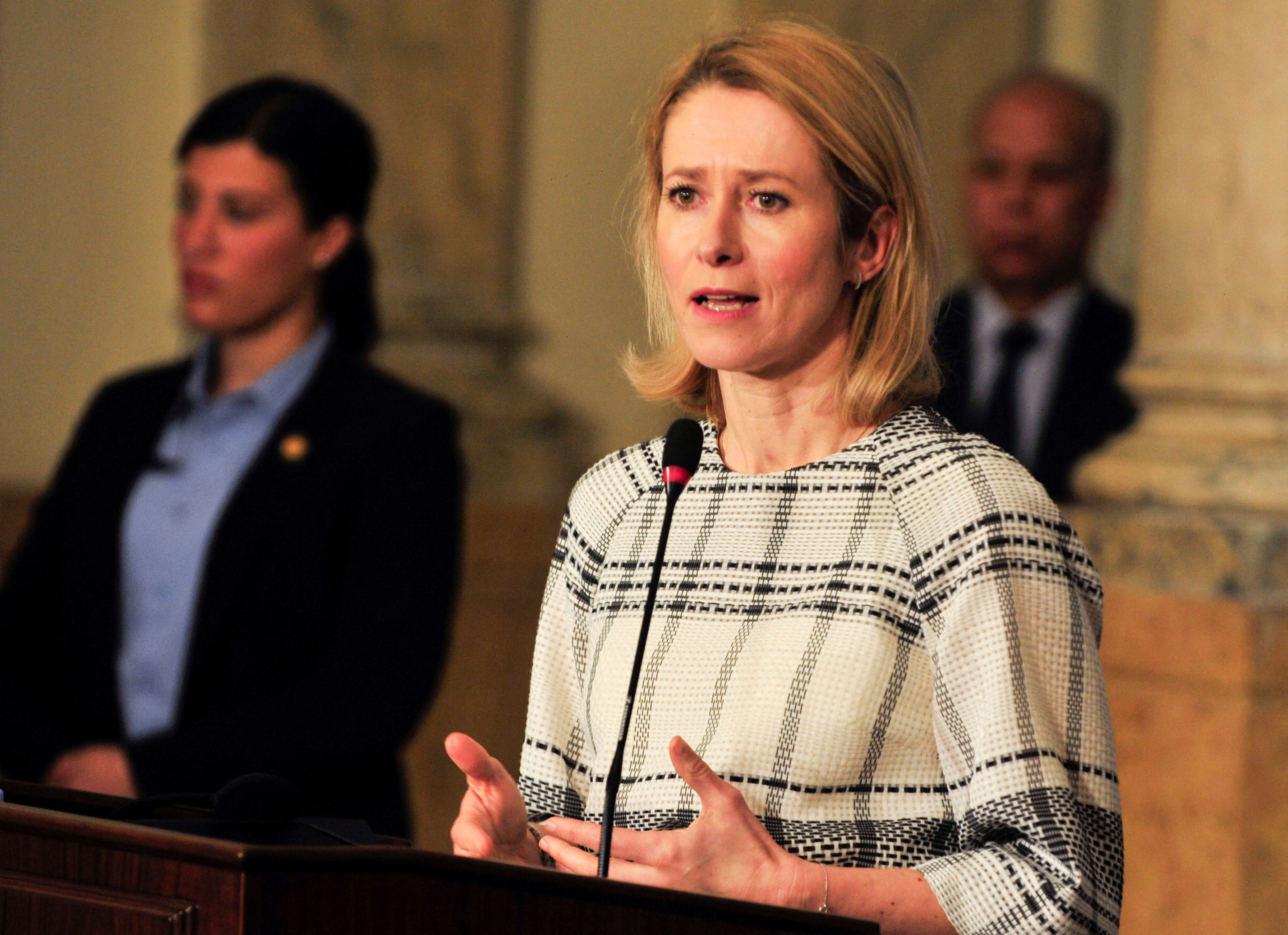 EU says Iran threatens global order, supports talks to stop nuclear armament