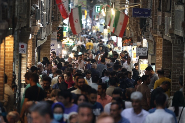 إيران على عتبة الشيخوخة.. "التحول الديموغرافي" يهدد الاقتصاد والمجتمع