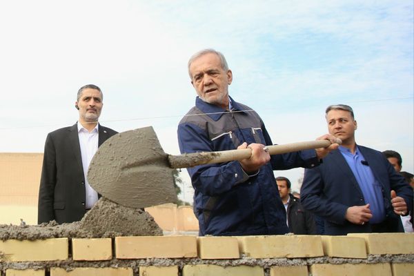 Iranian president heckled in poor oil-rich province