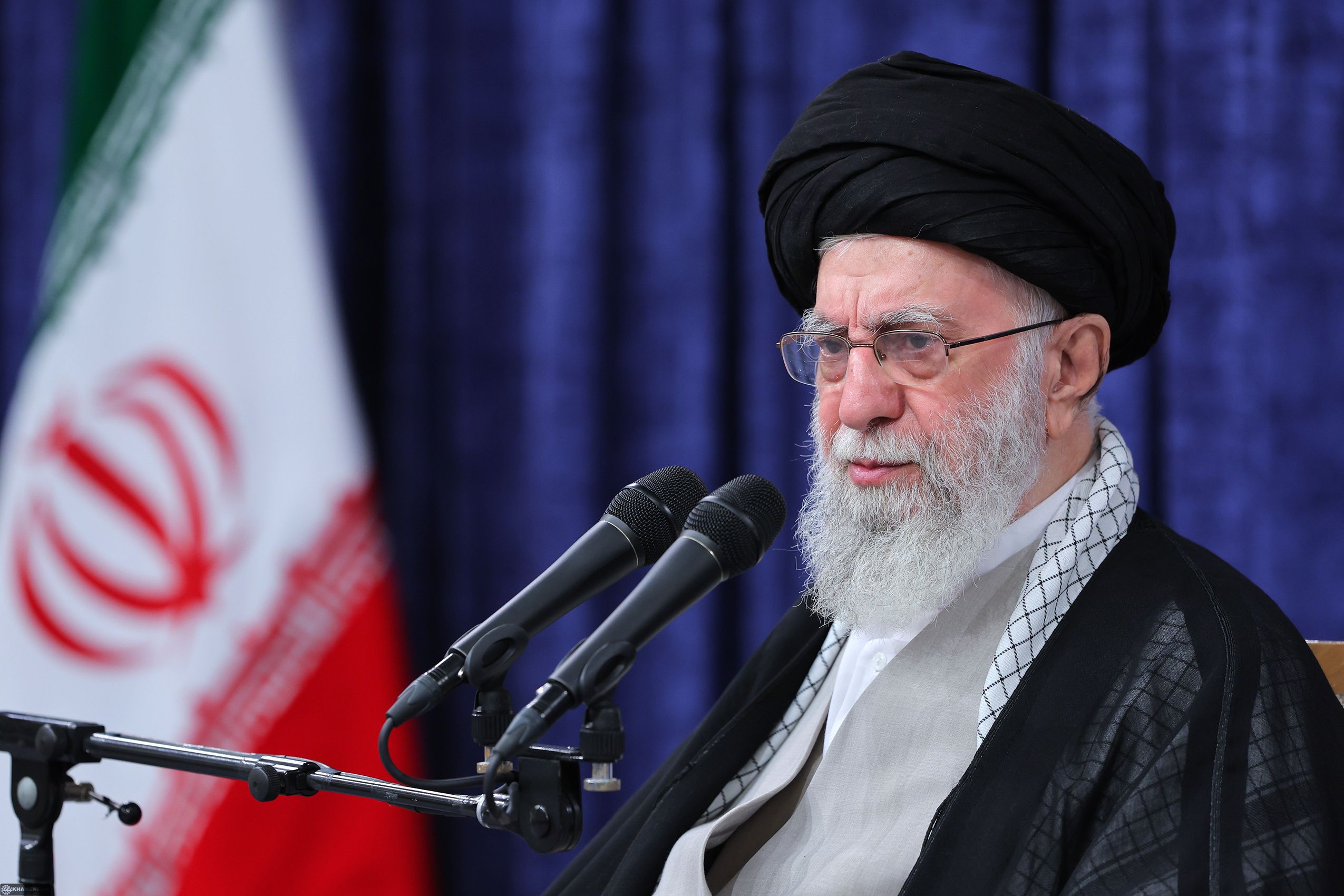 خامنه‌ای در چهلم کشته‌شدن فرماندهان سپاه: ضربه سنگین بود اما دشمن به هدف خود نرسید