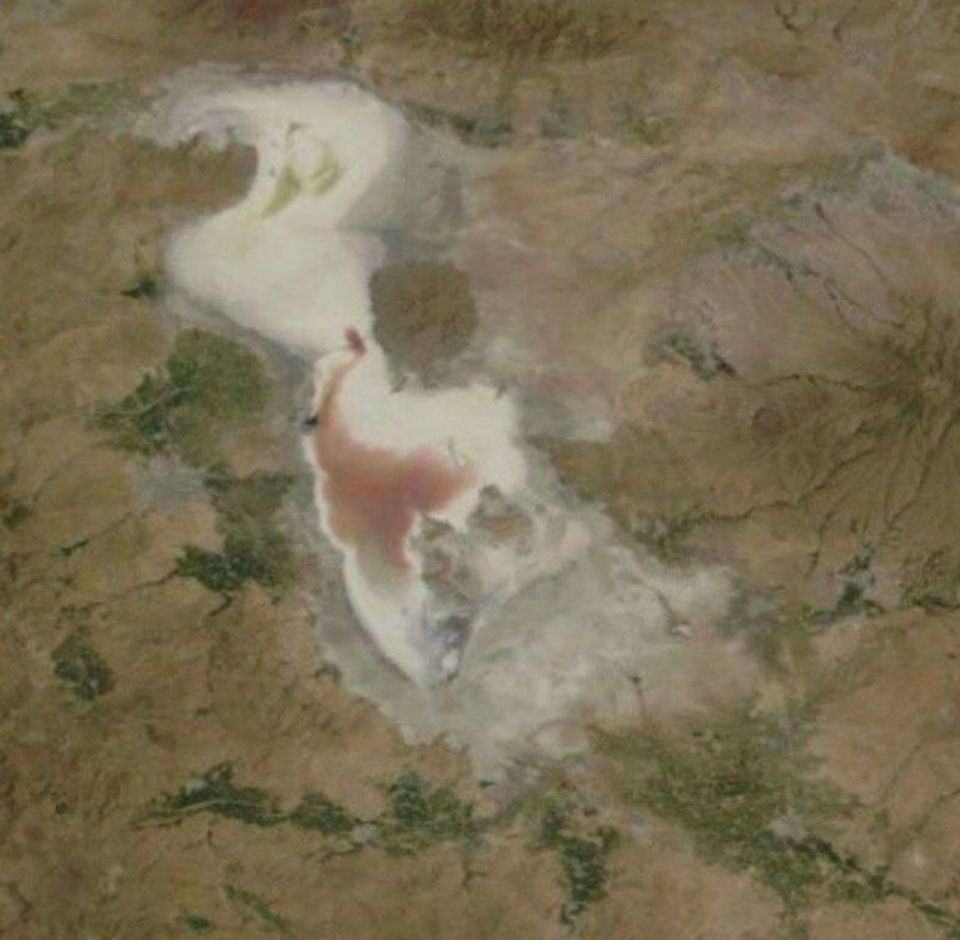 فعال محیط زیست: اجازه ورود یک قطره آب به دریاچه ارومیه را نمی‌دهند